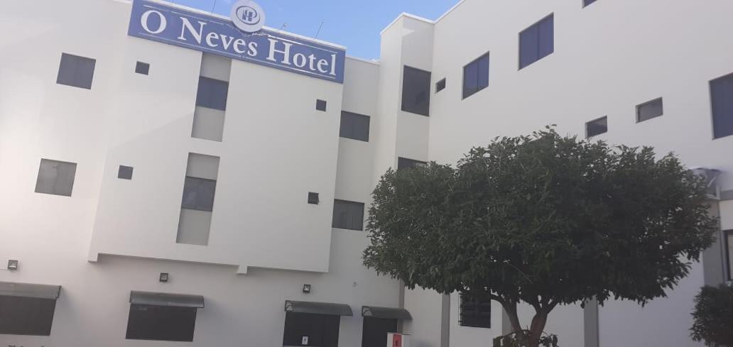 O Neves Hotel グァナンビ エクステリア 写真